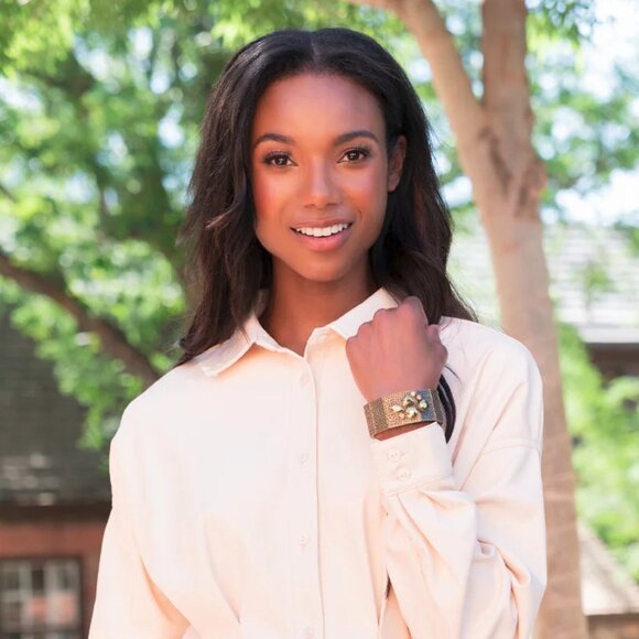 Paparazzi Jewelry Accessories - Flickering Fortune - Brass Bracelet - Vintage - Picture 3 of 6